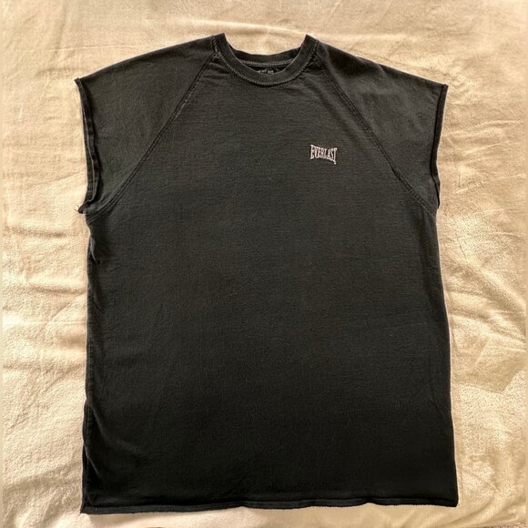 Everlast Cutoff Tee Bundle (3 Shirts, XL) – Black, Red & Gray - Picture 2 of 14